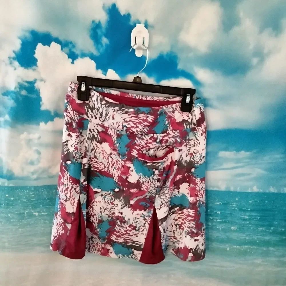 " G G Blue" woman's multi- colored shorts 🩳.